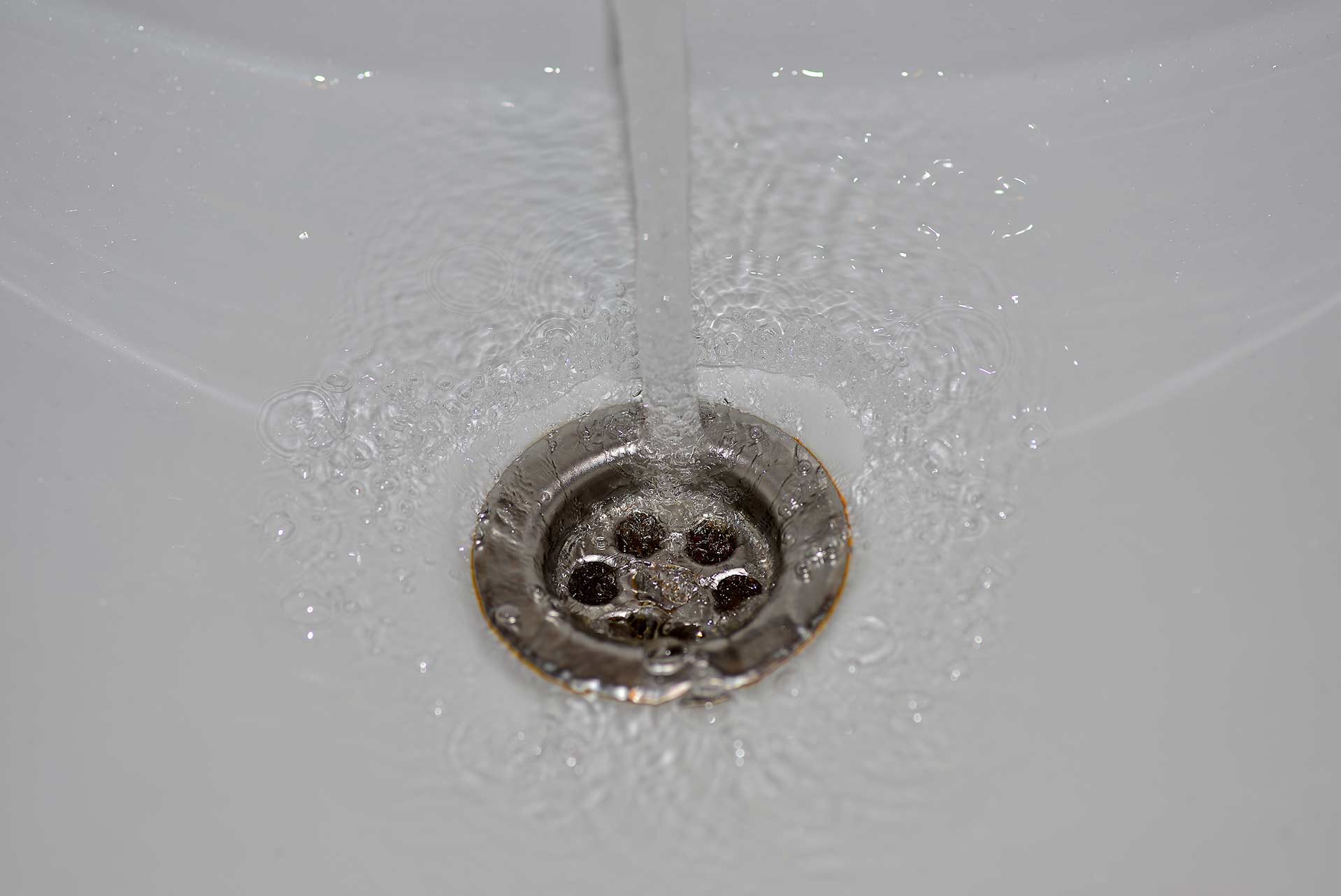 A2B Drains provides services to unblock blocked sinks and drains for properties in Notting Hill.